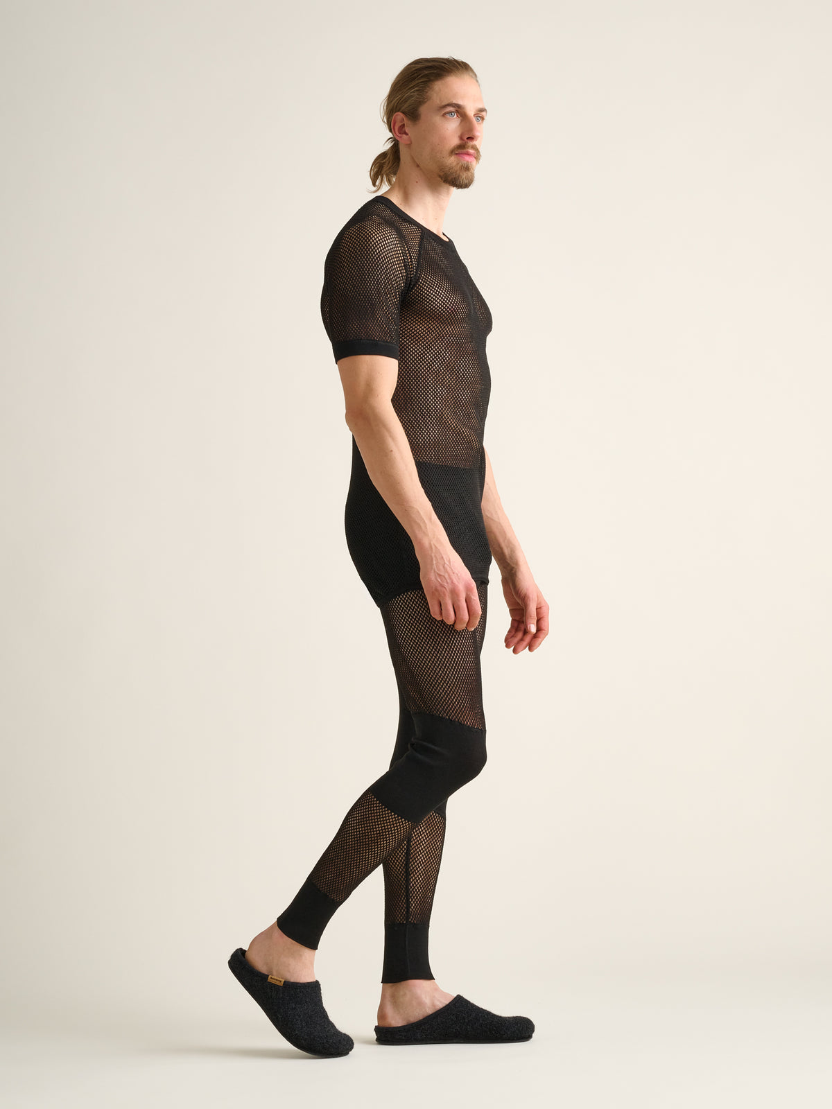 Men's Original Airbase 120 mesh T-shirt and Men's Original Airbase Pro 120 mesh bottoms, black, side view