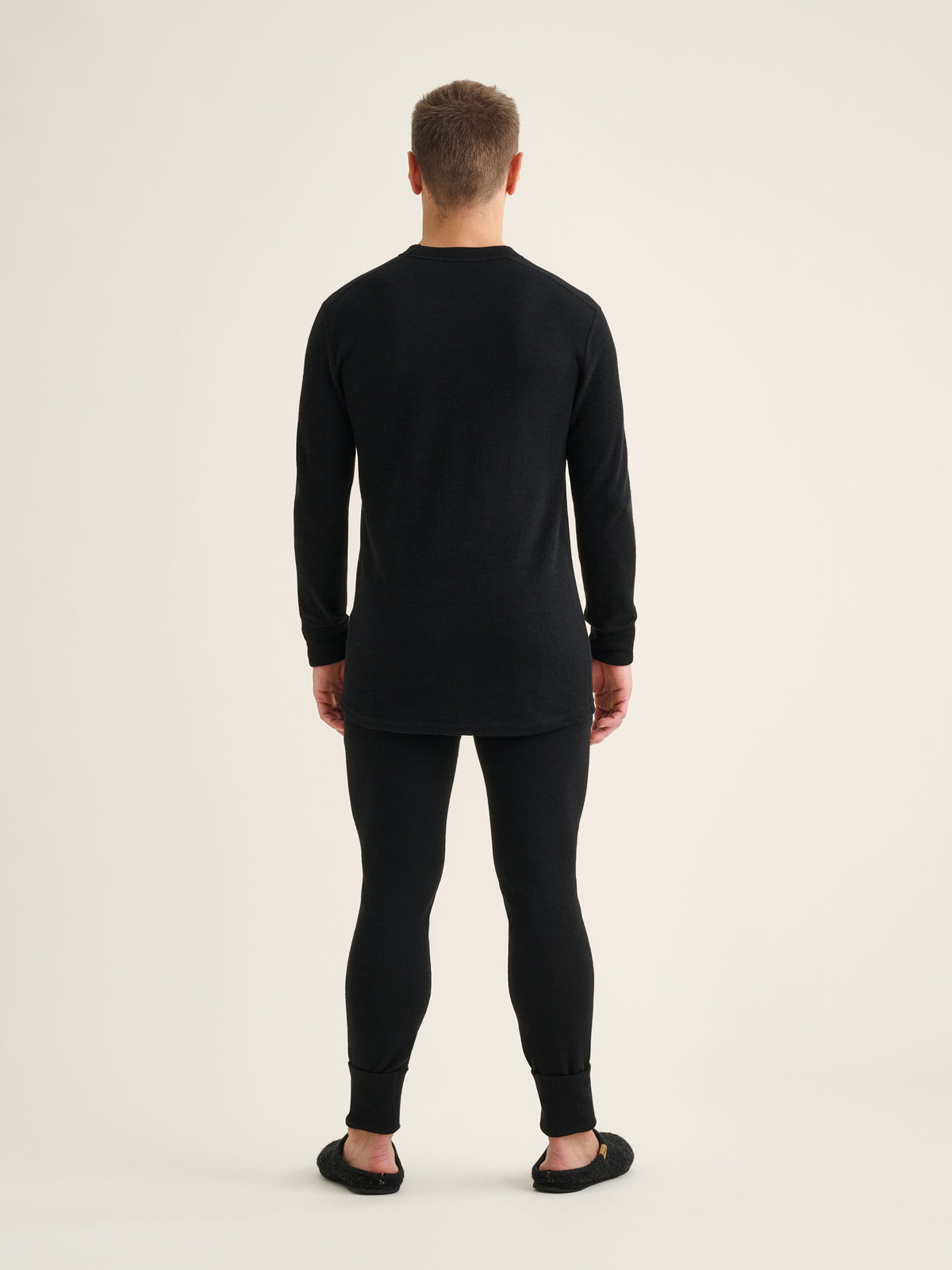 Men's Merino Extreme 200 base layer top and Men's Merino Extreme 200 base layer bottoms, black, back view
