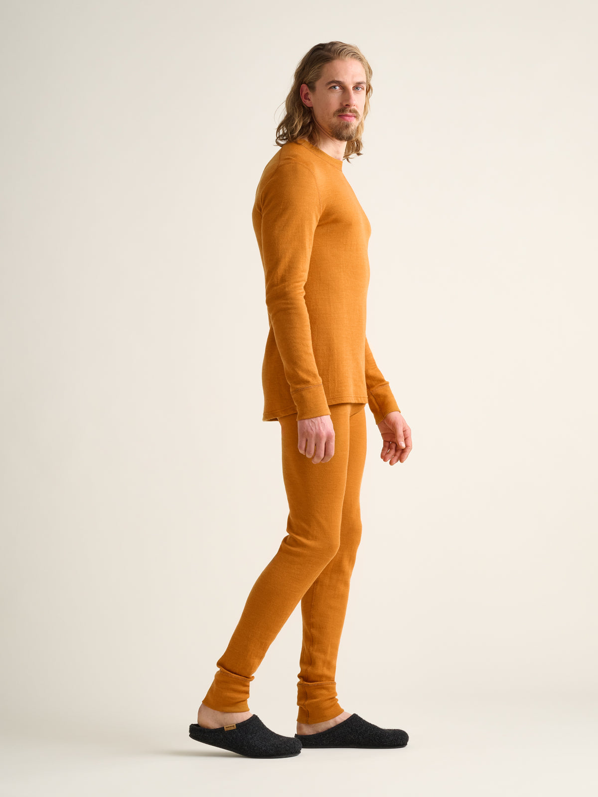 Men's Merino Extreme 200 base layer top and Men's Merino Extreme 200 base layer bottoms, curry, side view