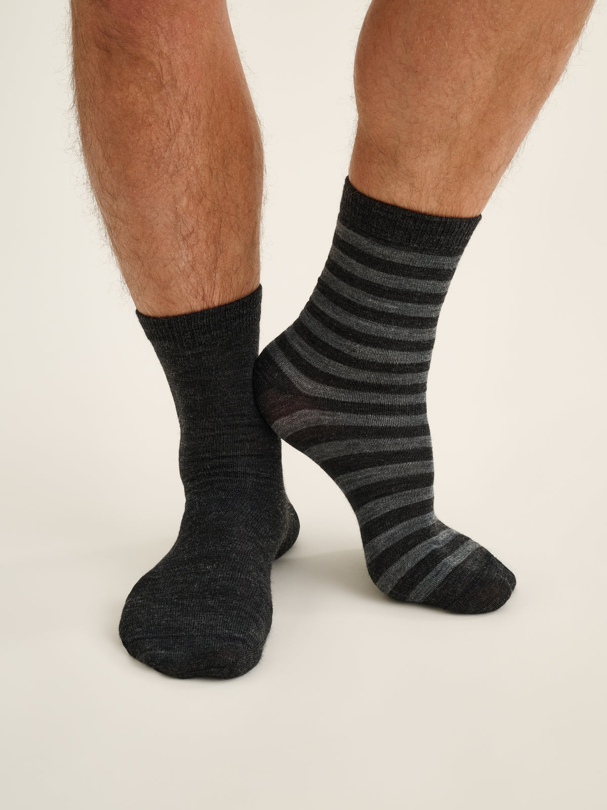 Raita-Merinosocken, Grau-Schwarz
